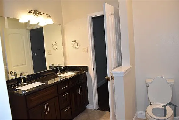 411 Paddock Ln — Photo 33