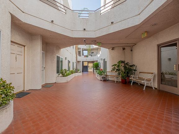 3rd image of 6828 Laurel Canyon Blvd Unit 106