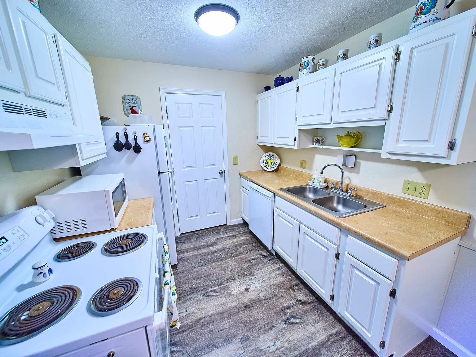 Heathbriar Apartments — Photo 2