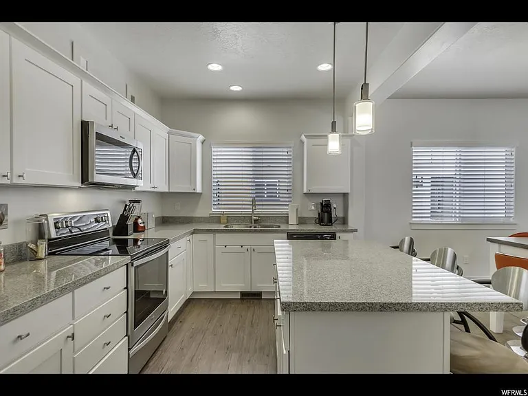 569 W Lewski Ln — Photo 17
