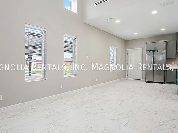 4th image of 1003 W 8th St APT 4