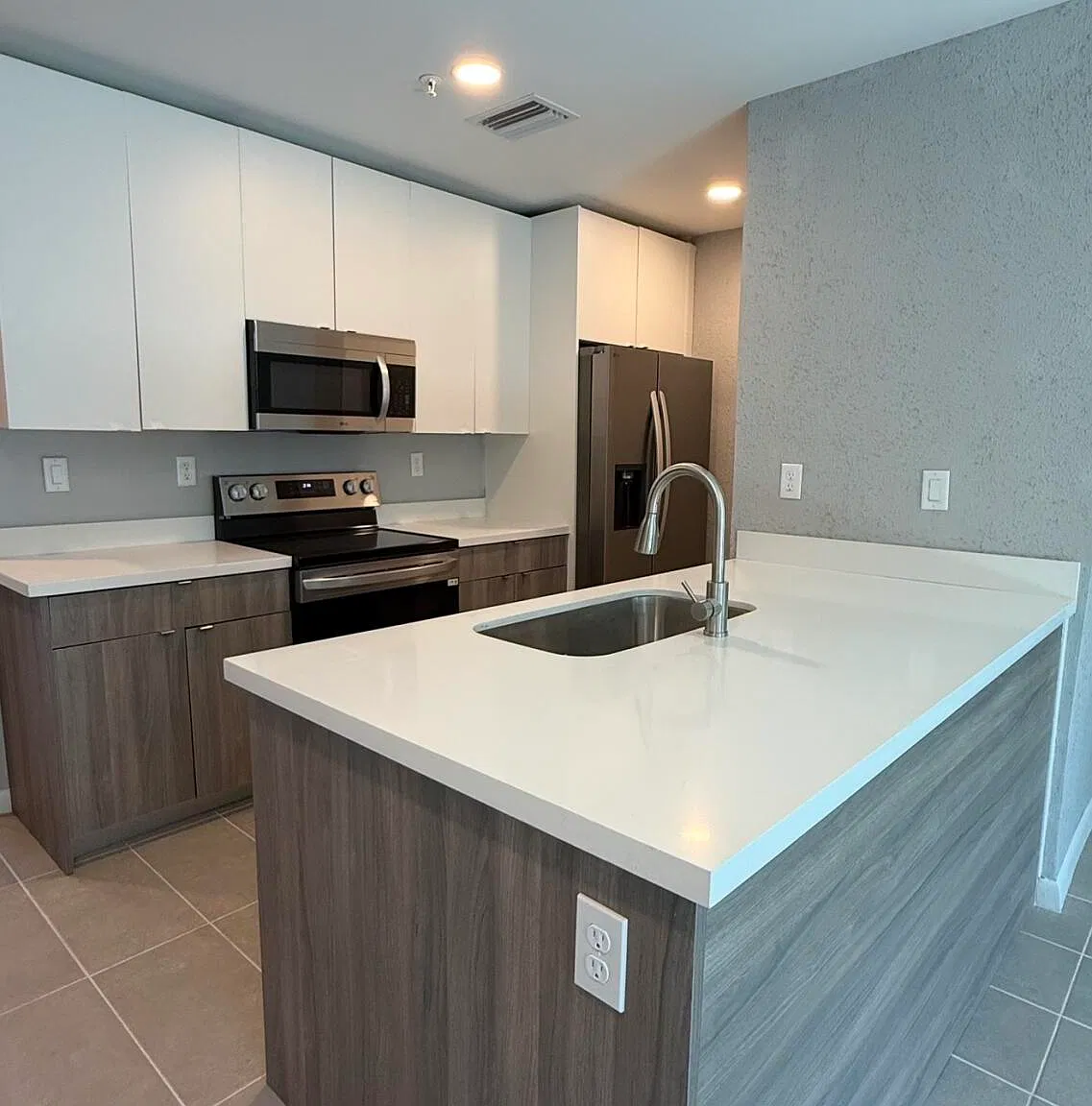 3 bed, 2.5 bath, 1500 sqft, $3,350 — Photo 3