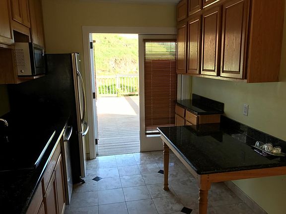 Kitchen w/breakfast nook