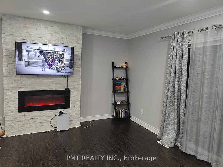 73 Greene Dr — Photo 8
