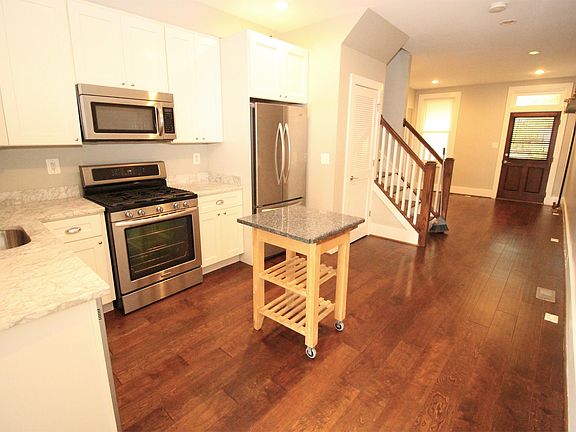 3rd image of 3021 Sherman Ave NW