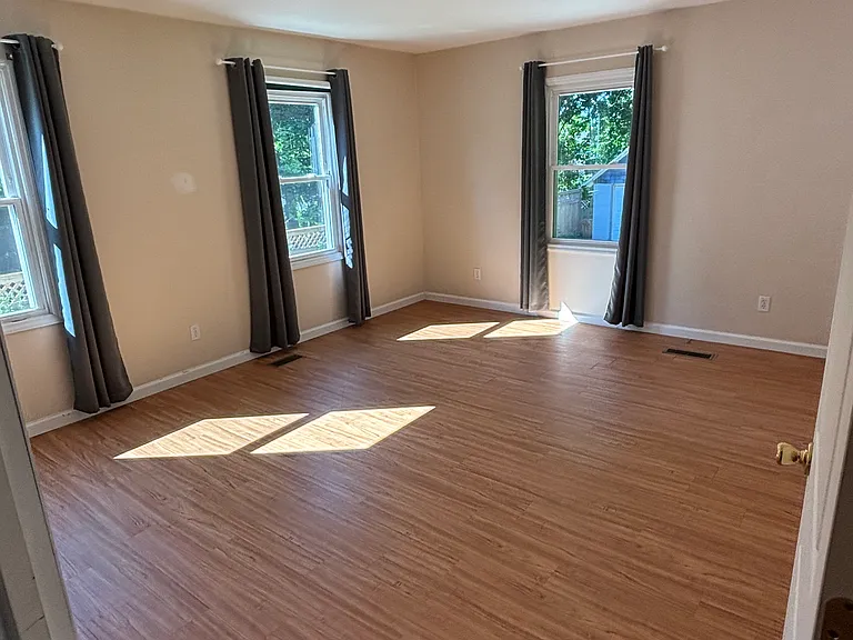 16 Van Nydeck Ave #1 — Photo 4