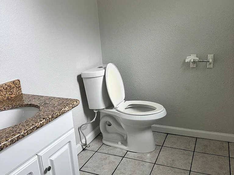1/2 Bathroom
