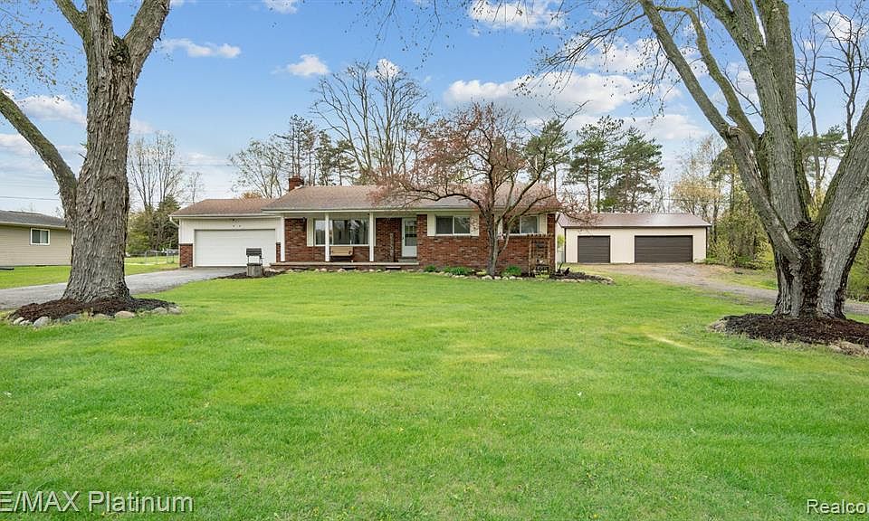 5834 Pinckney Rd, Howell, MI 48843 Zillow