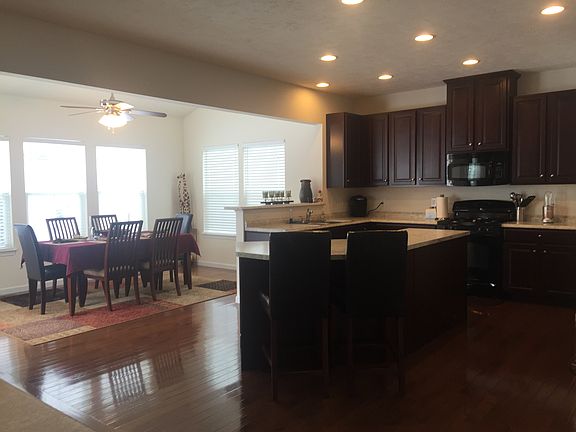 2nd image of 524 Gentry Cir E