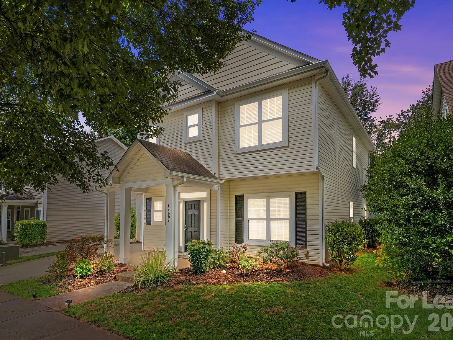 3 bed, 2.5 bath, 1843 sqft, $2,395 — Photo 1