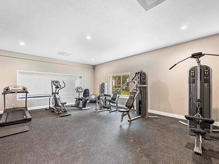 The Pinnacle Apartments — Photo 22