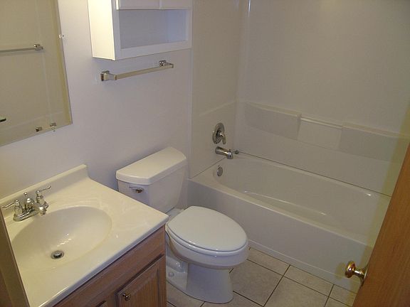 2nd image of 3023 La Salle Ave APT 3