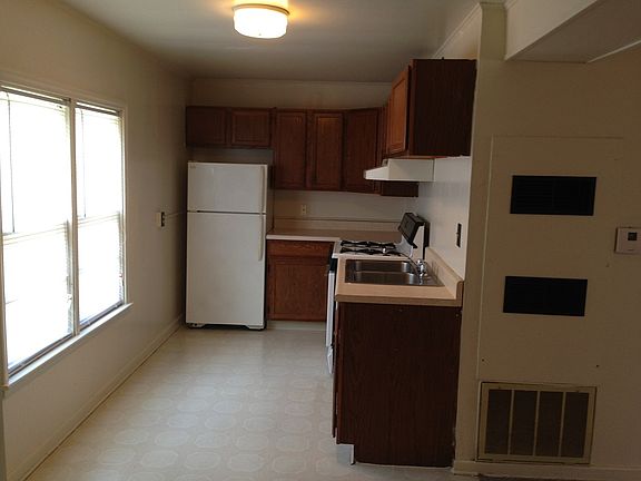 2nd image of 720 Noltze Dr APT 10