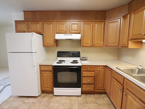 5th image of 107 N State St APT 6