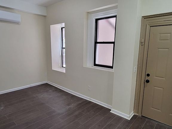 3rd image of 170 Washington Ave #1A