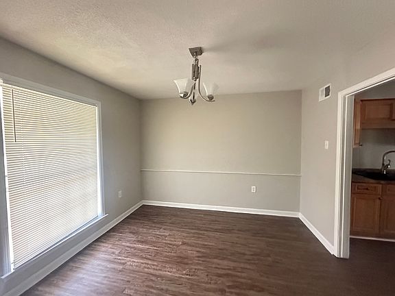 4th image of 5252 Rolling Meadows Dr