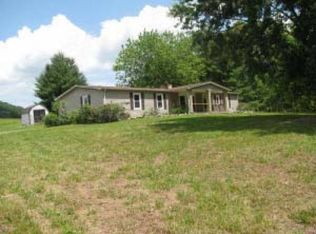 1010 Dearing Ln, Vinton, VA 24179