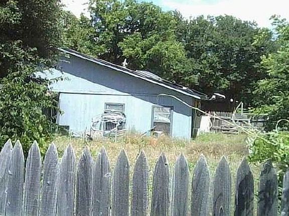 5th image of 204 Circle Dr