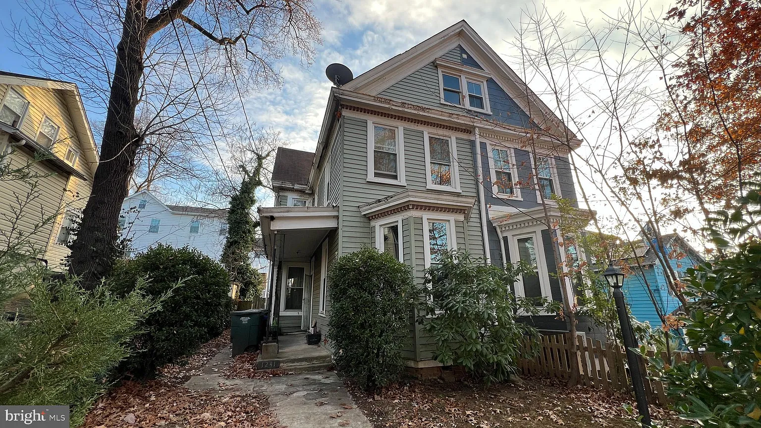 1241 Perry St NE photo 1