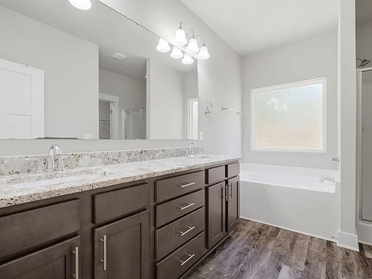425 Pemberton Ln — Photo 34