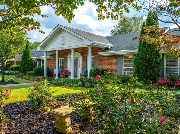 155 Bent Grass Dr, Roswell, GA 30076
