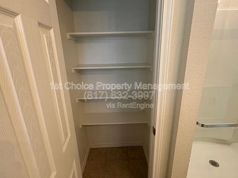 8132 Cedar Lake Ln — Photo 2