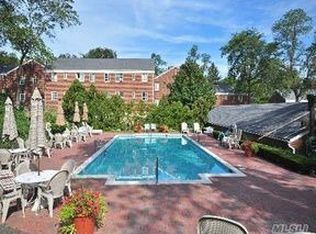 46 Nathan Hale Dr APT 55A, Huntington, NY 11743