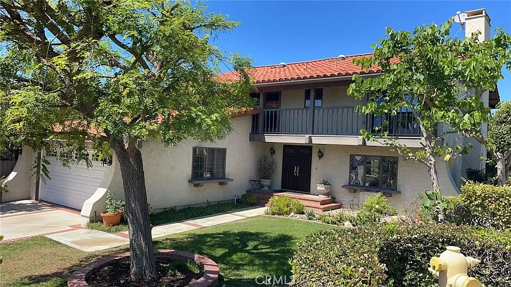 5 bed, 2788 sqft, $6,450 — Photo 2