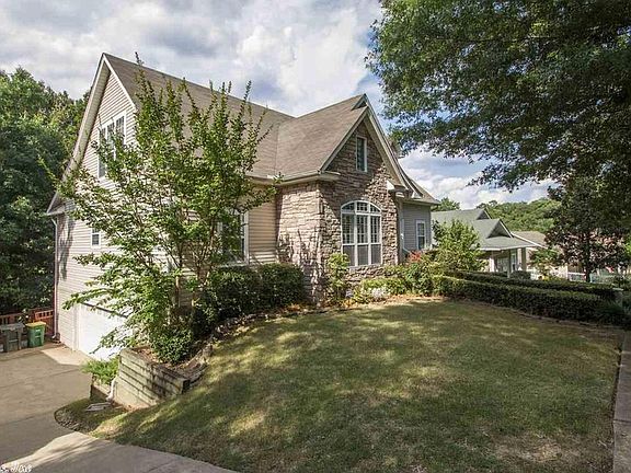 2nd image of 23 Briar Patch Ct