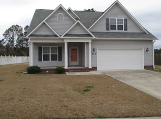 112 Borough Nest Dr, Swansboro, NC 28584