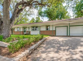 1520 W Park Row Dr, Arlington, TX 76013