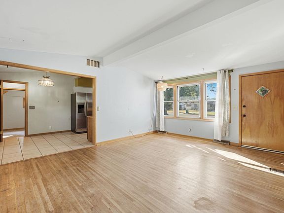 3rd image of 3554 W Pecos Ave