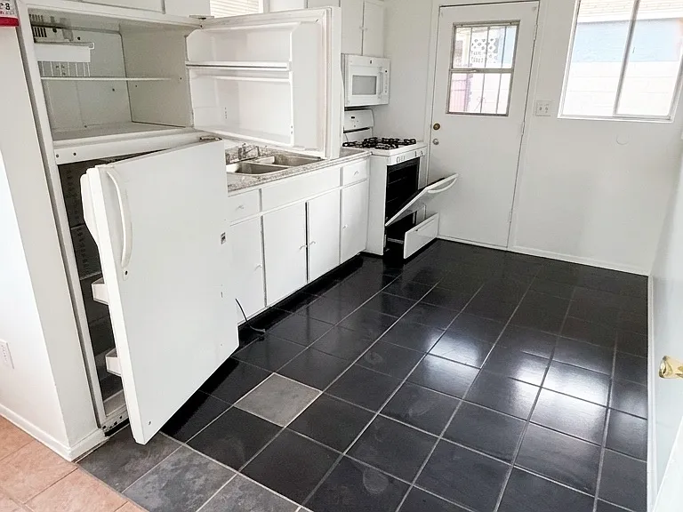 1724 E Harvard St #1 — Photo 1