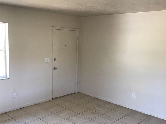 5th image of 1300 Fountainhead Dr