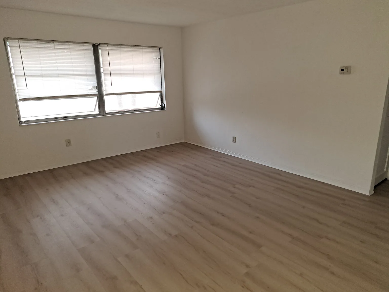 3 bed, 1073 sqft, $2,200 — Photo 3