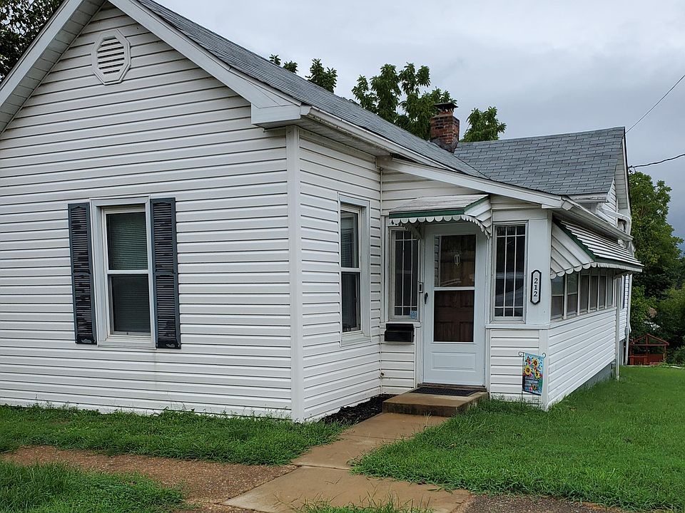 Front Entrance 212 W. Mineral St.