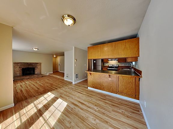 4th image of 4808 231st Street Ct E