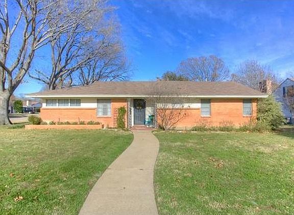 2nd image of 4144 Selkirk Dr W