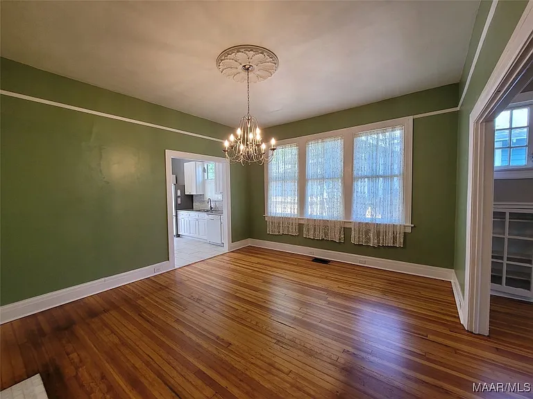 106 S Capitol Pkwy — Photo 8
