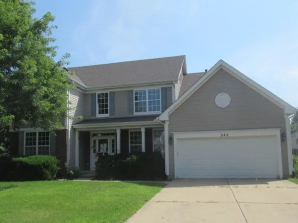 242 Berkshire Ln, Sugar Grove, IL 60554