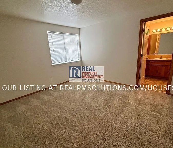 470 Lair Ln — Photo 14