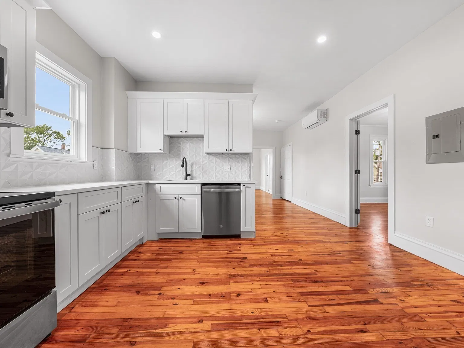2 bed, 2.0 bath, 1000 sqft, $3,000 — Photo 4