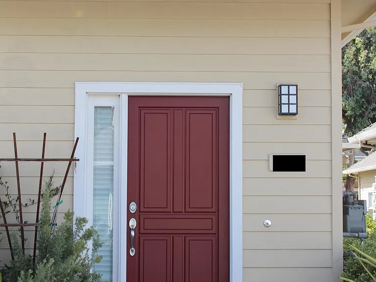 726 Cottage Ct — Photo 2