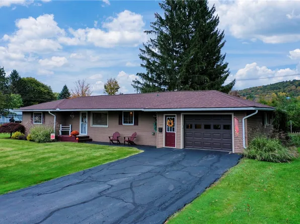 103 Circle Dr, Bath, NY 14810