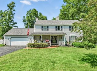 4735 Pine Cone Dr, Hermitage, PA
