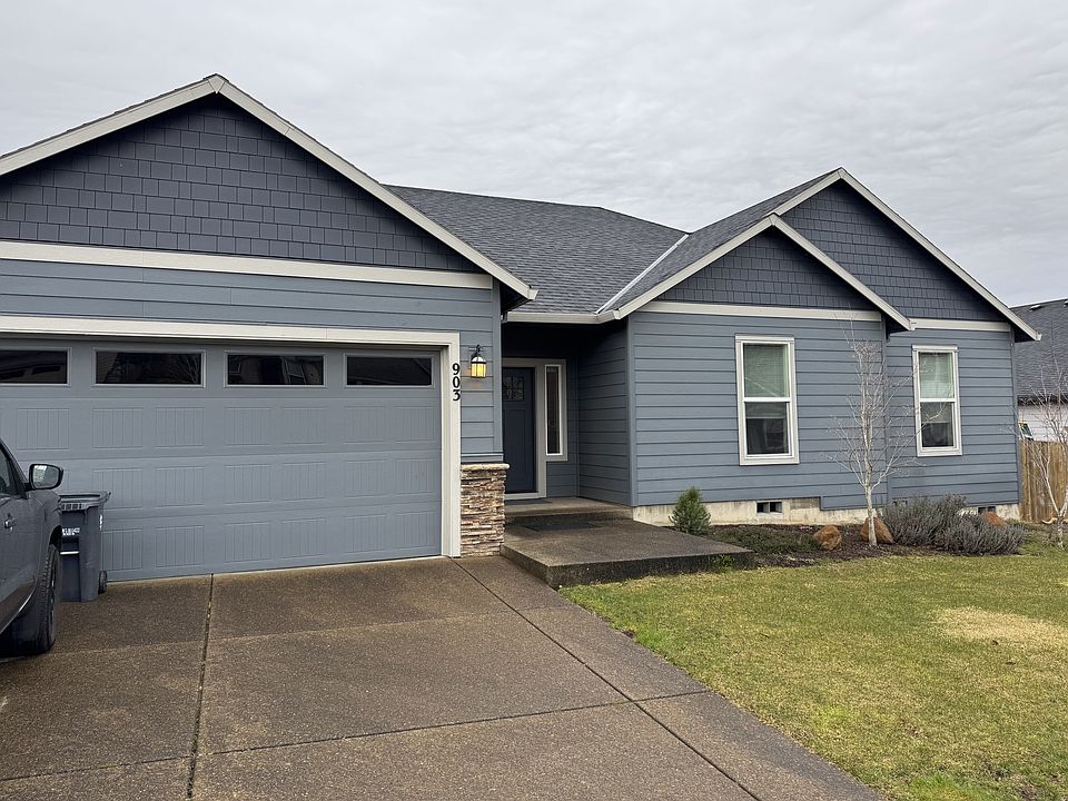 1st image of 903 Riley Dr NE