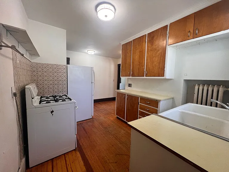 2224 Iowa St — Photo 7