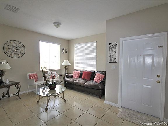 2nd image of 2726 SE 16th Ave #173