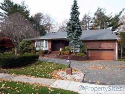 63 Hazelwood Dr, Jericho, NY, 11753