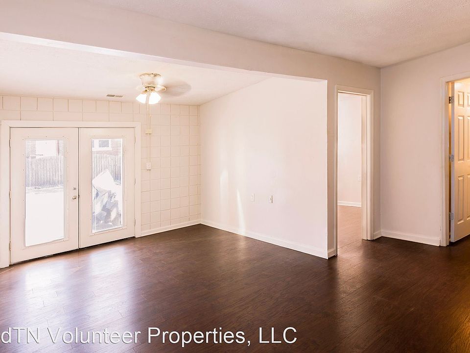 2nd image of 27 E Washington St #23